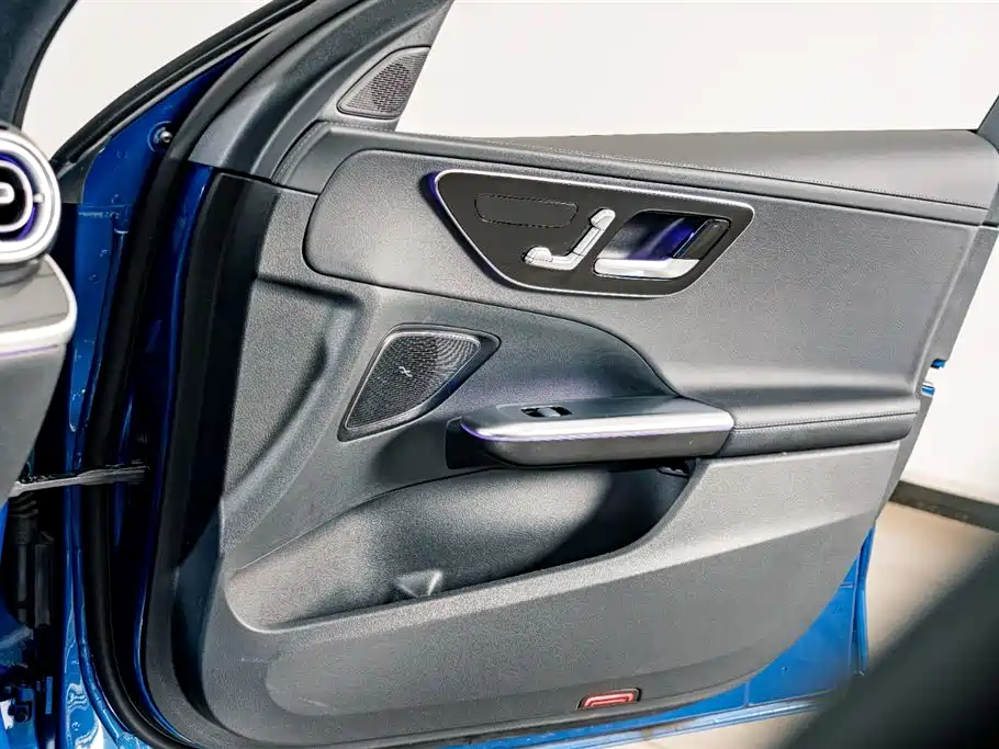 Mercedes-Benz C-Class 2023 facelift C 260 L sports version купить на сайте DeffCars