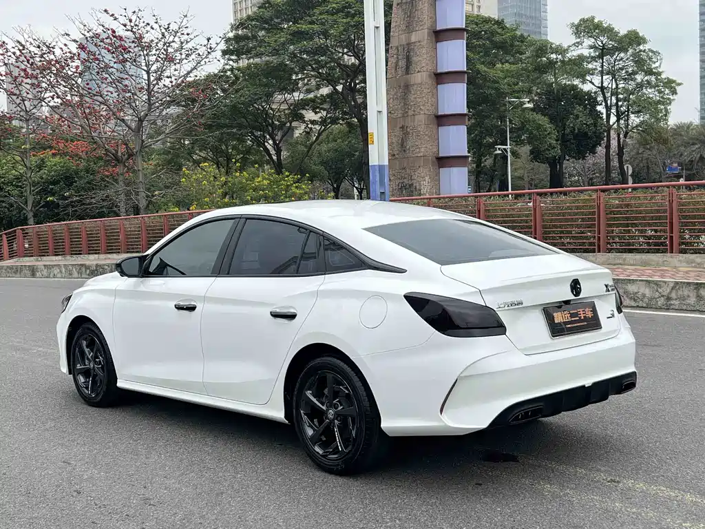 MG5 2021 facelift 300TGI DCT Green Luxury Flagship Edition купить на сайте DeffCars