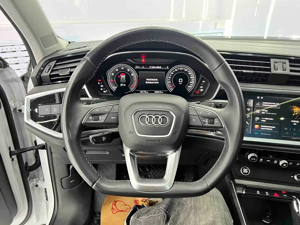 Audi Q3 2022 35 TFSI Fashionable and Dynamic купить на сайте DeffCars