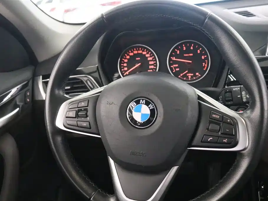 BMW X1 2018 sDrive18Li Exclusive Model купить на сайте DeffCars