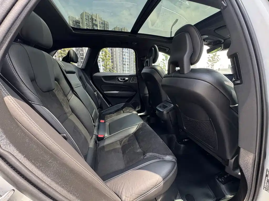 Volvo XC60 2019 T5 4WD Zhiyuan Edition National V купить на сайте DeffCars