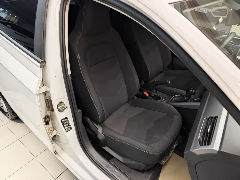 Polo 2023 facelift Plus 1.5L automatic indulgence version купить на сайте DeffCars