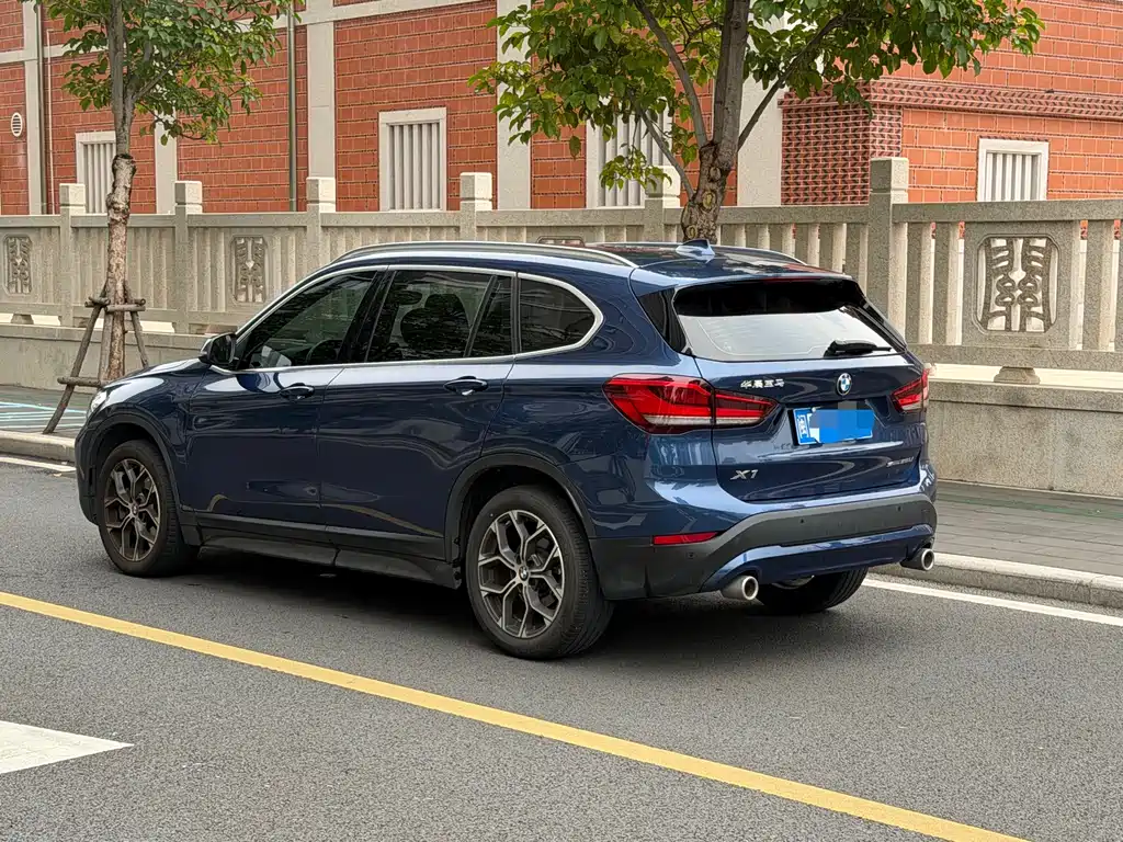 BMW X1 2021 sDrive25Li Leading Model купить на сайте DeffCars