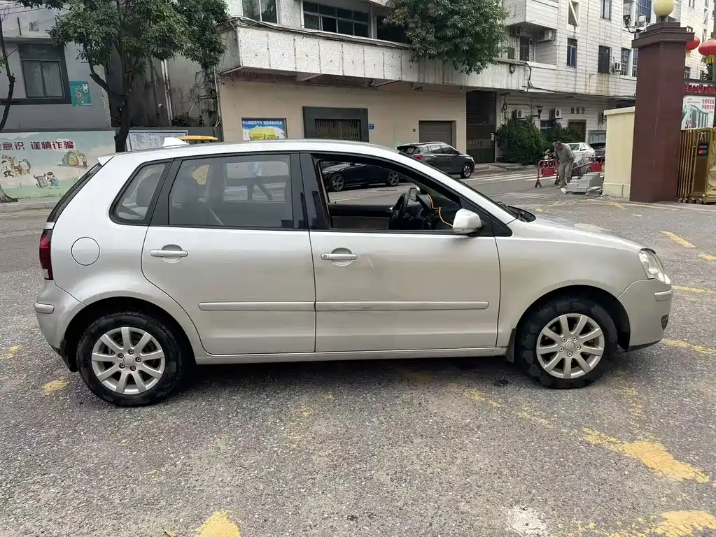 Polo 2009 1.4L automatic elegant version купить на сайте DeffCars