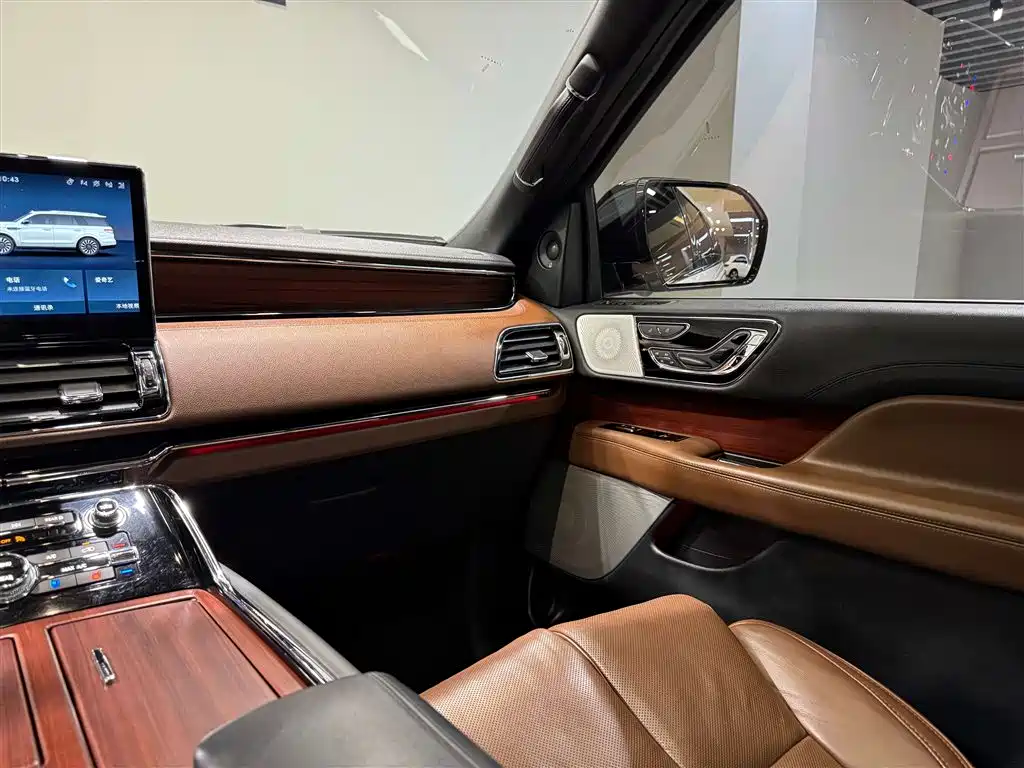 Navigator 2022 3.5T Honor Edition купить на сайте DeffCars