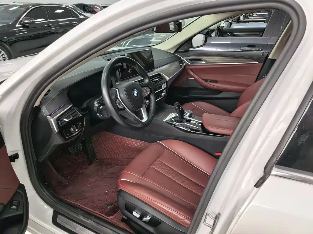 BMW 5 Series 2022 facelift 2 530Li leading model luxury package купить на сайте DeffCars
