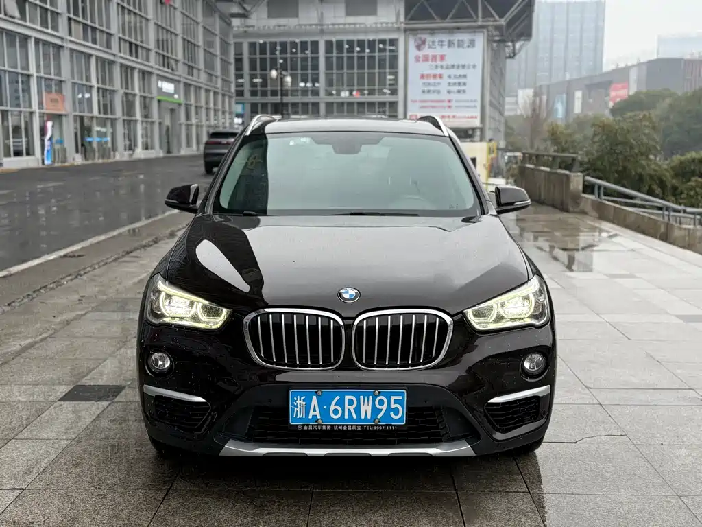 BMW X1 2018 sDrive18Li Exclusive Model купить на сайте DeffCars