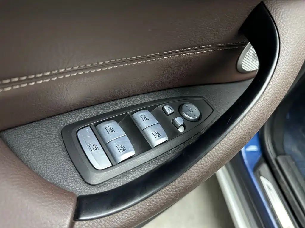 BMW X1 2022 sDrive20Li Exclusive Model купить на сайте DeffCars