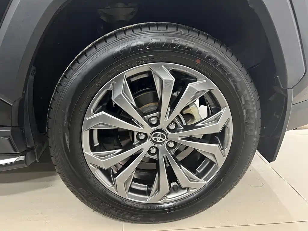 RAV4 Rongfang 2023 2.0L CVT two-wheel drive fashion Plus version купить на сайте DeffCars