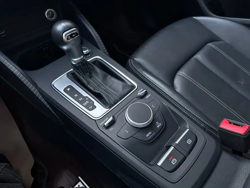 Audi Q2L 2022 35 TFSI Enterprising and Elegant Model купить на сайте DeffCars