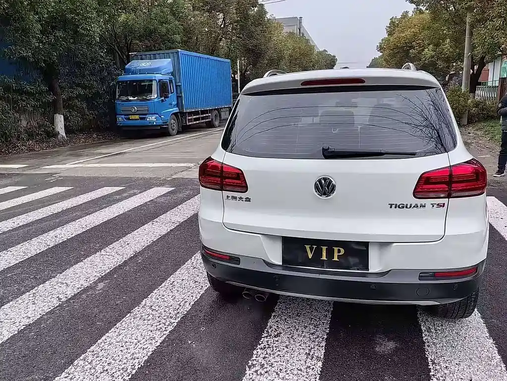 Tiguan 2015 1.8TSI automatic two-wheel drive luxury model купить на сайте DeffCars