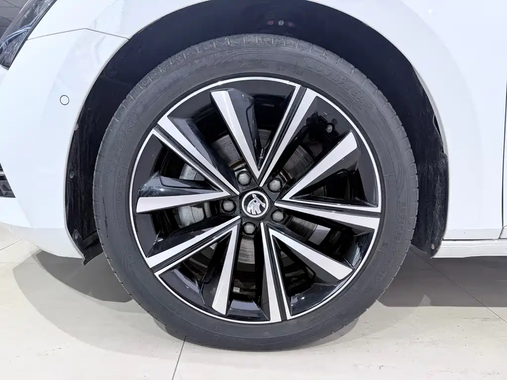 Superb 2023 facelift TSI280 DSG exclusive version купить на сайте DeffCars