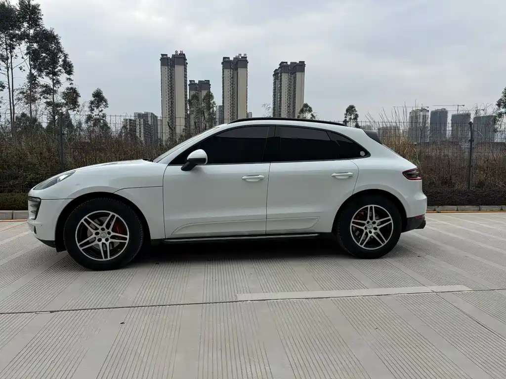 Macan 2017 Macan 2.0T купить на сайте DeffCars