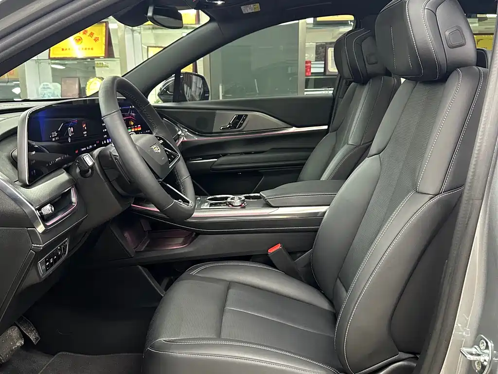 Cadillac XT5 2025 2.0T luxury model купить на сайте DeffCars