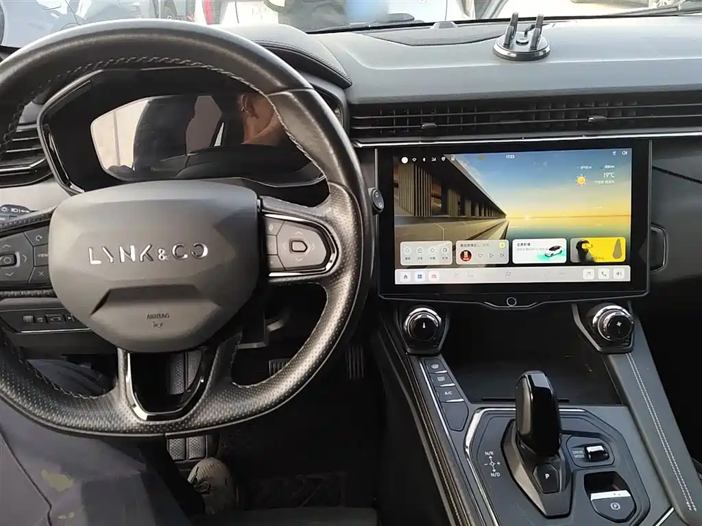 Lynk & Co 01 2023 1.5TD EM-F PM купить на сайте DeffCars