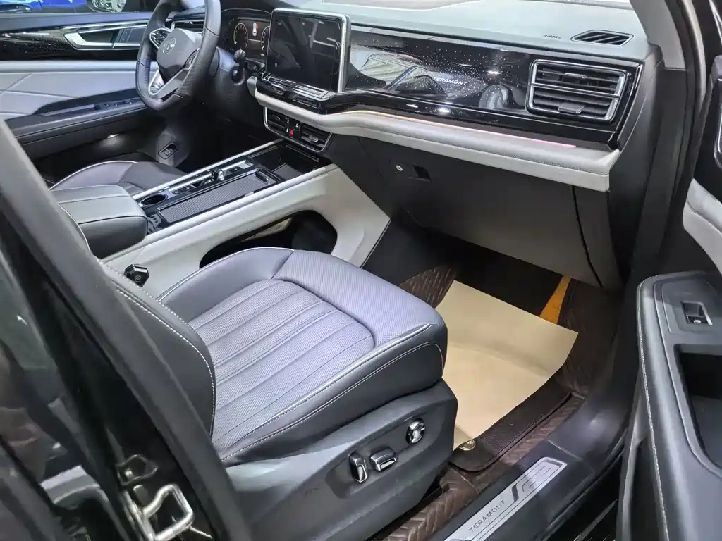 Touron 2023 380TSI four-wheel drive luxury version купить на сайте DeffCars