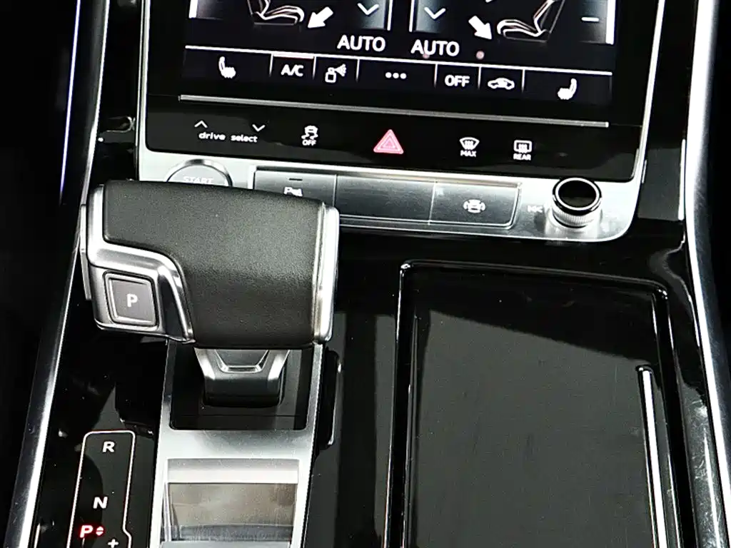 Audi Q7 2020 55 TFSI quattro S line sports купить на сайте DeffCars