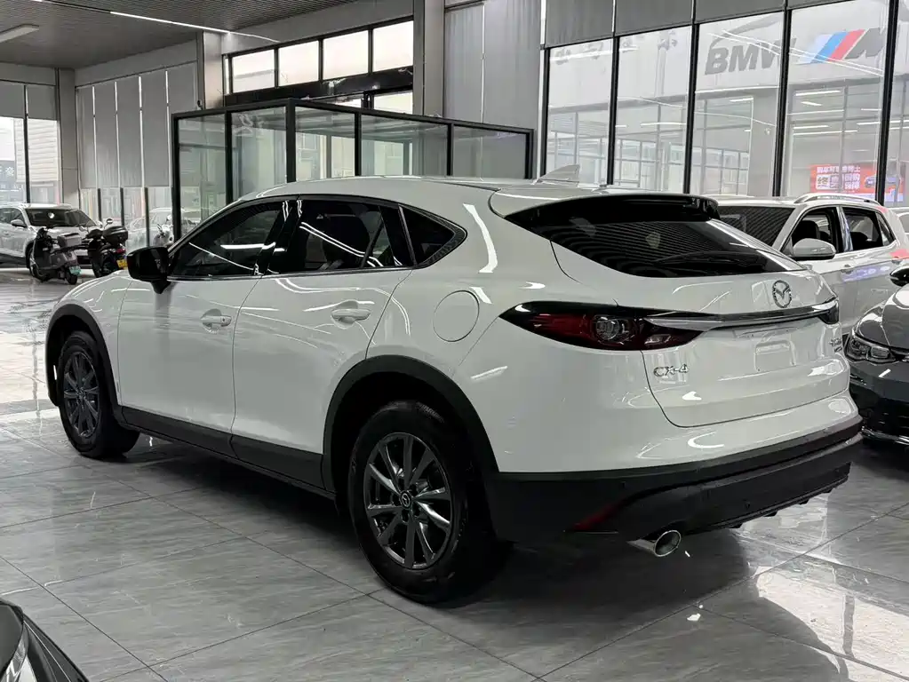 Mazda CX-4 2021 2.0L automatic two-wheel drive Blue Sky Vitality Edition купить на сайте DeffCars