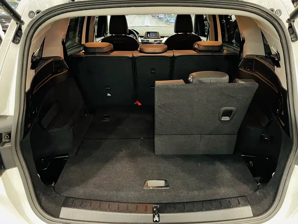 BMW 2 Series Multipurpose Station Wagon 2019 220i Leading Model купить на сайте DeffCars
