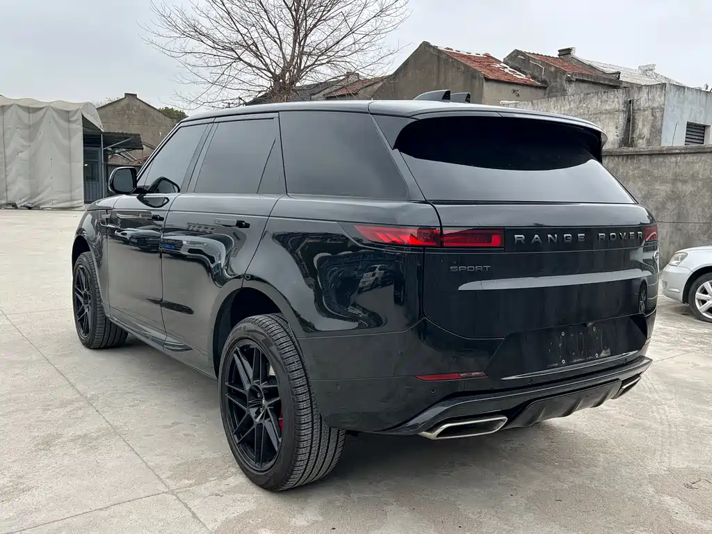 Range Rover Sport 2025 400PS Dynamic SE купить на сайте DeffCars