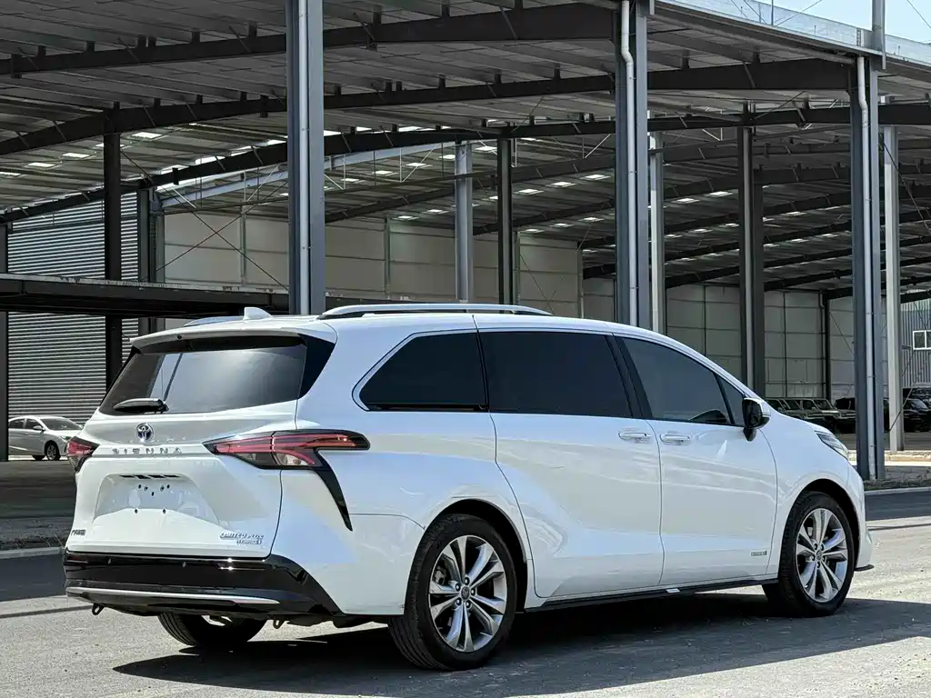 SIENNA 2023 2.5L Hybrid Extreme Edition купить на сайте DeffCars