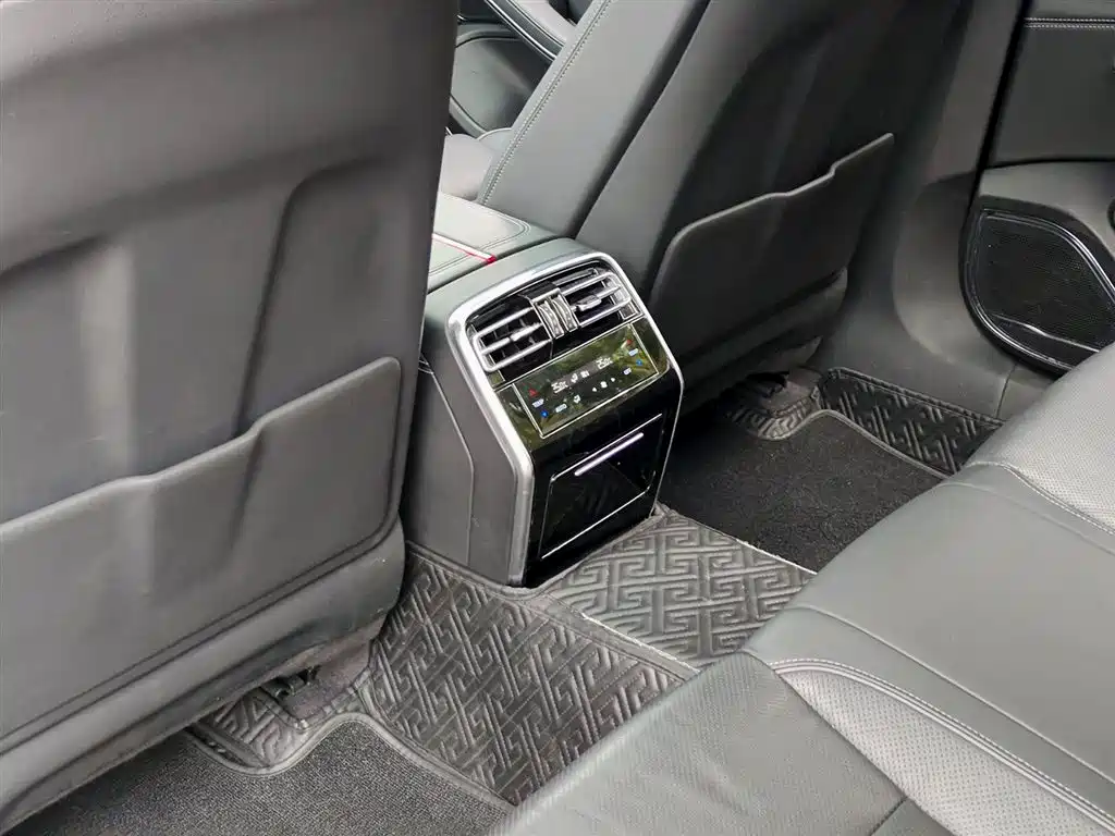 Hongqi H9 2020 2.0T Zhilian Flagship Edition купить на сайте DeffCars