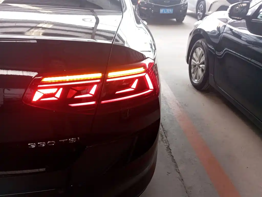 Magotan 2023 2 million commemorative edition 330TSI DSG leading model купить на сайте DeffCars