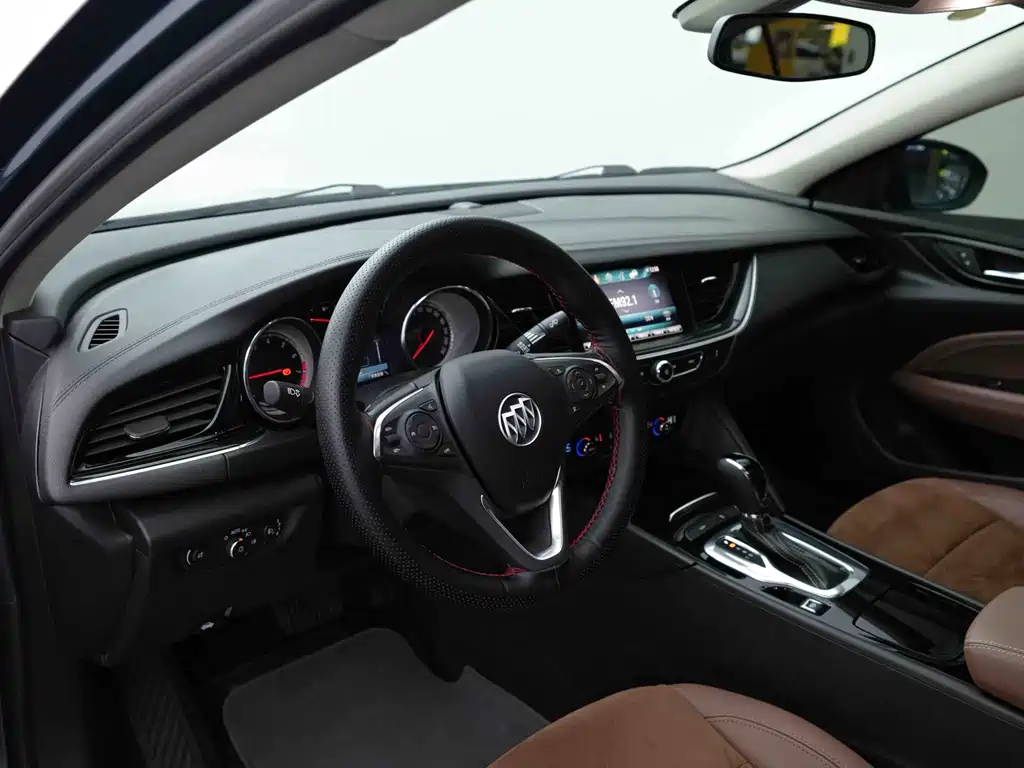 Regal 2019 20T Elite National VI купить на сайте DeffCars