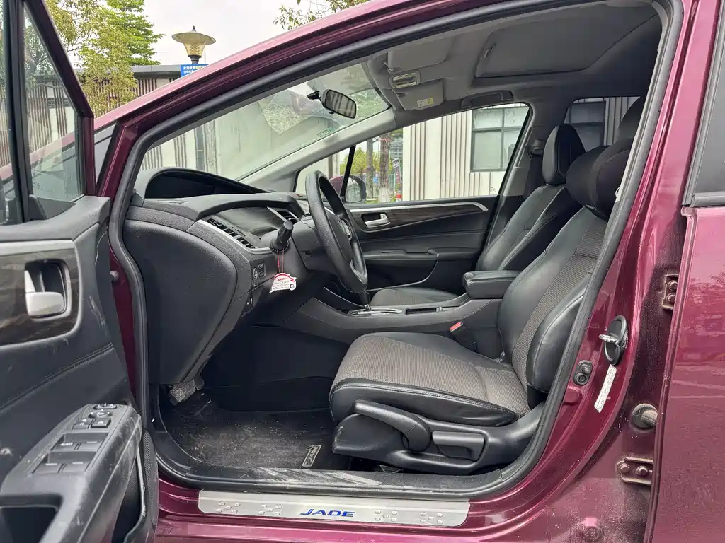 Jade 2017 1.8L automatic comfort version 5 seats купить на сайте DeffCars