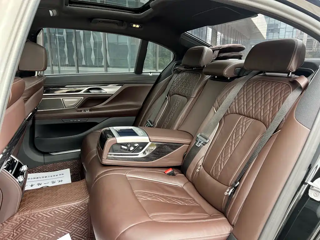 BMW 7 Series 2019 740Li Leading M Sports Package купить на сайте DeffCars