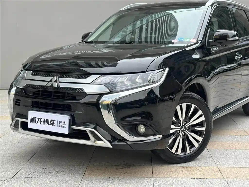 Outlander 2021 2.4L four-wheel drive exclusive version 7 seats купить на сайте DeffCars