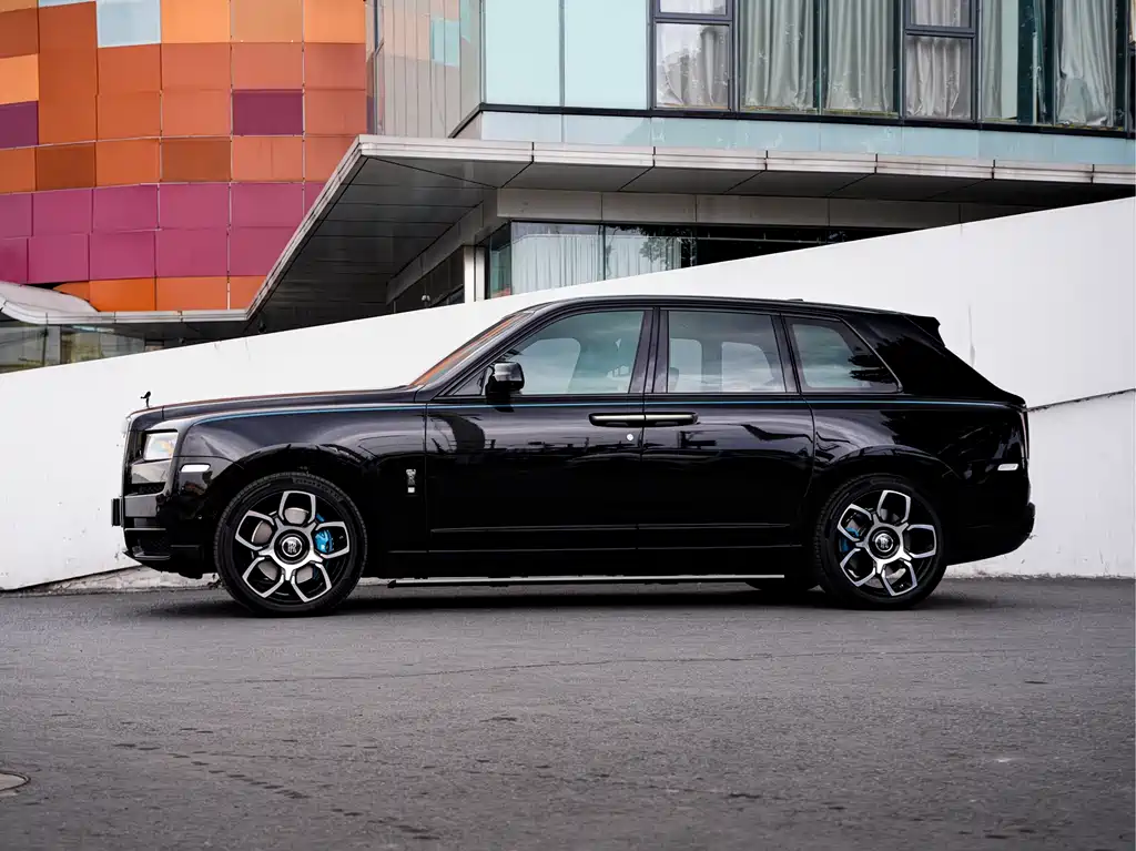 Cullinan 2020 Black Badge купить на сайте DeffCars