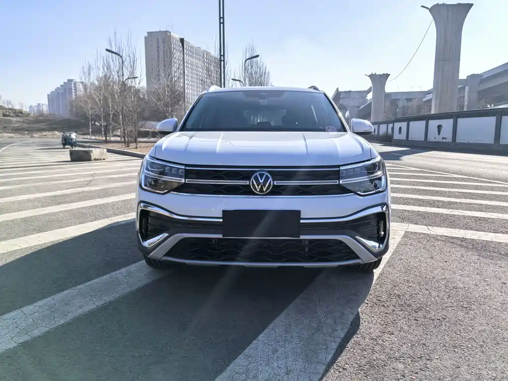 Tuyue 2023 300TSI two-wheel drive full moon version купить на сайте DeffCars
