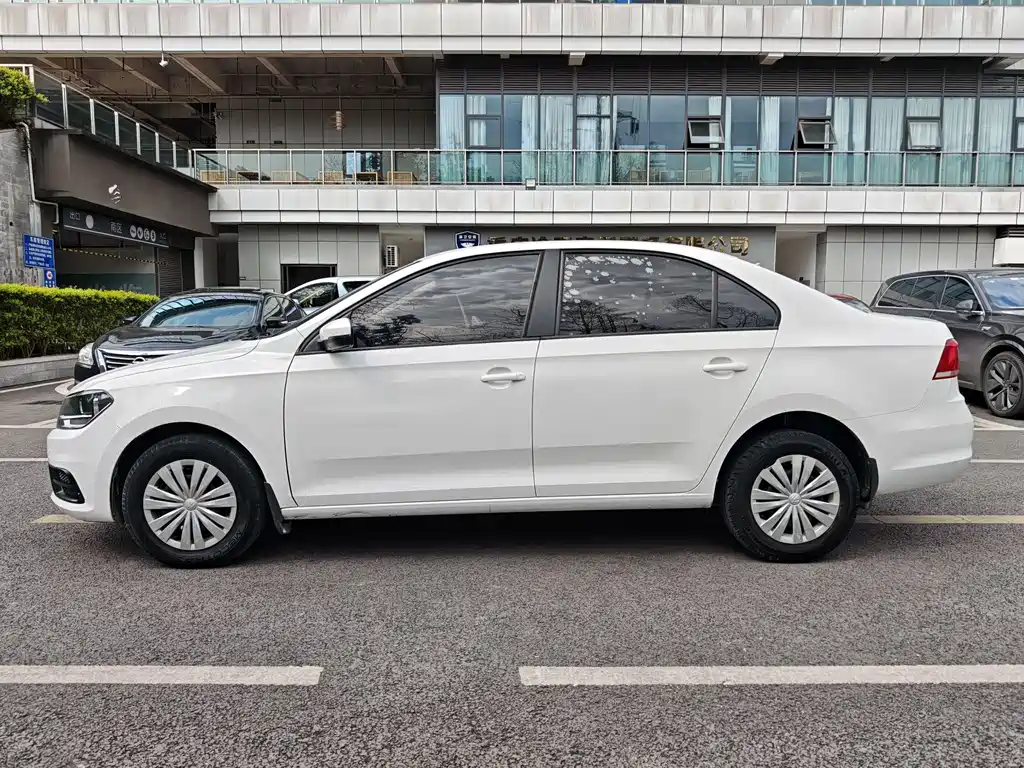 Santana 2021 1.5L Manual Fashion Edition купить на сайте DeffCars