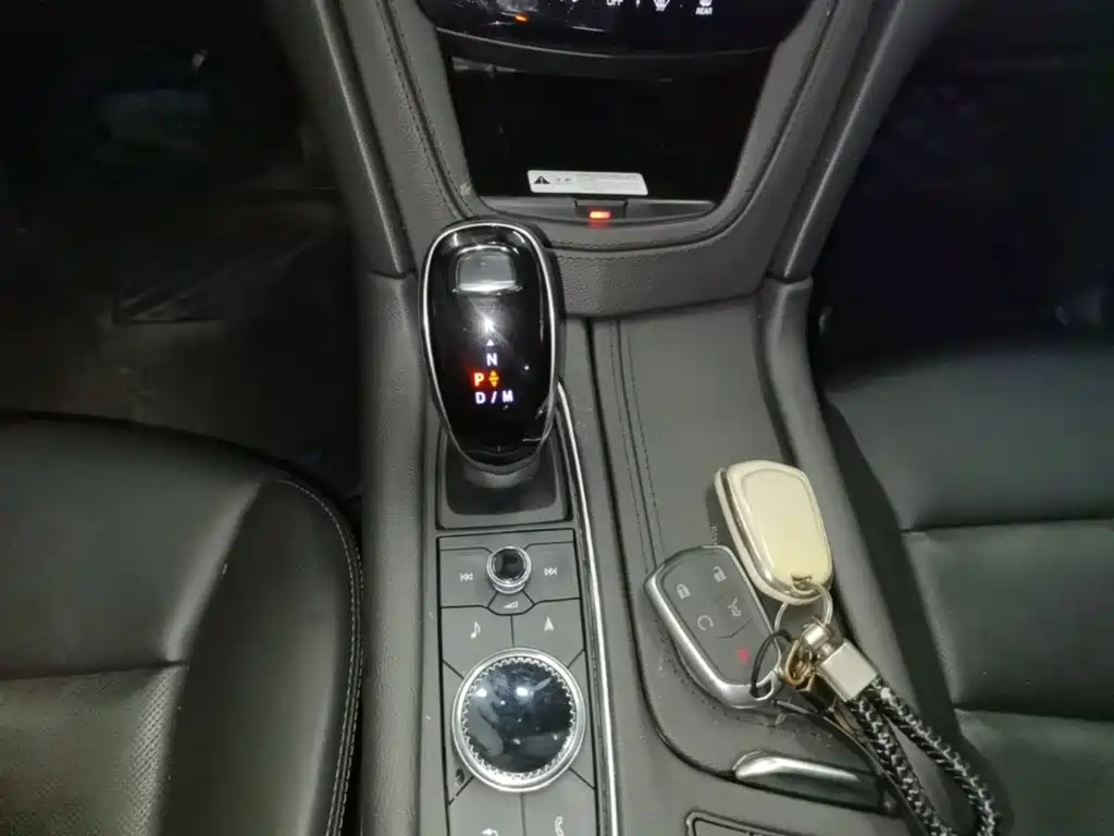 Cadillac XT6 2020 facelift 28T six-seat luxury model купить на сайте DeffCars