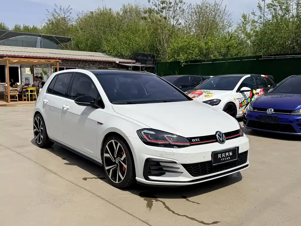Golf GTI 2018 2.0TSI GTI купить на сайте DeffCars