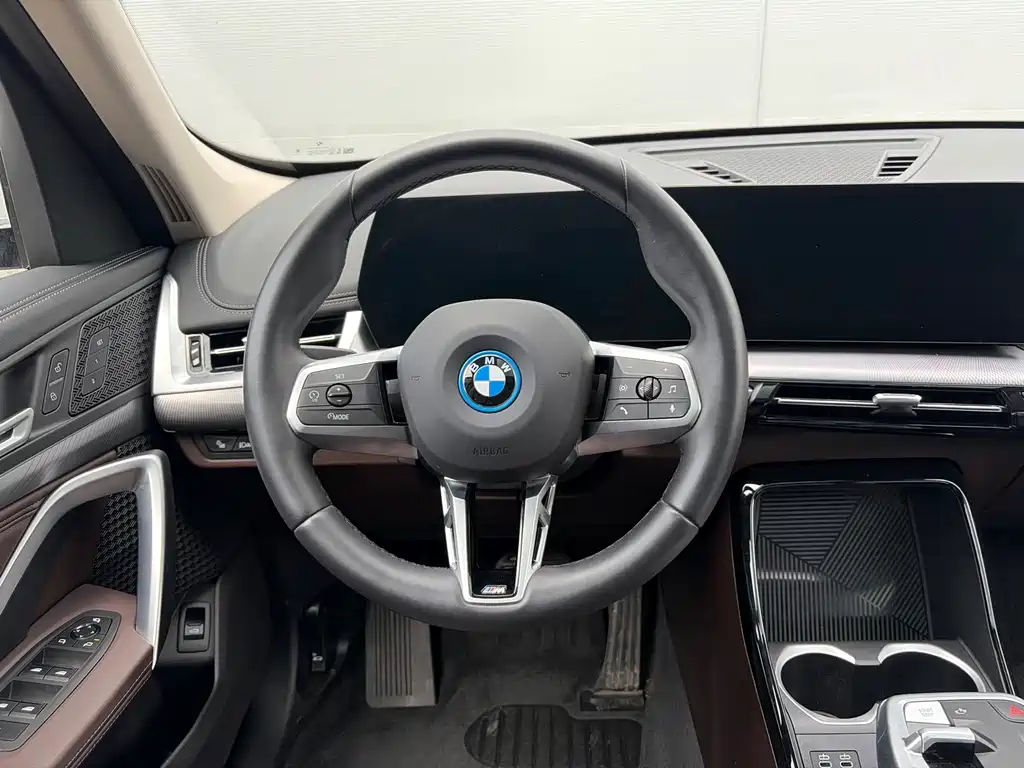 BMW iX1 2025 eDrive25L M Sports Package купить на сайте DeffCars