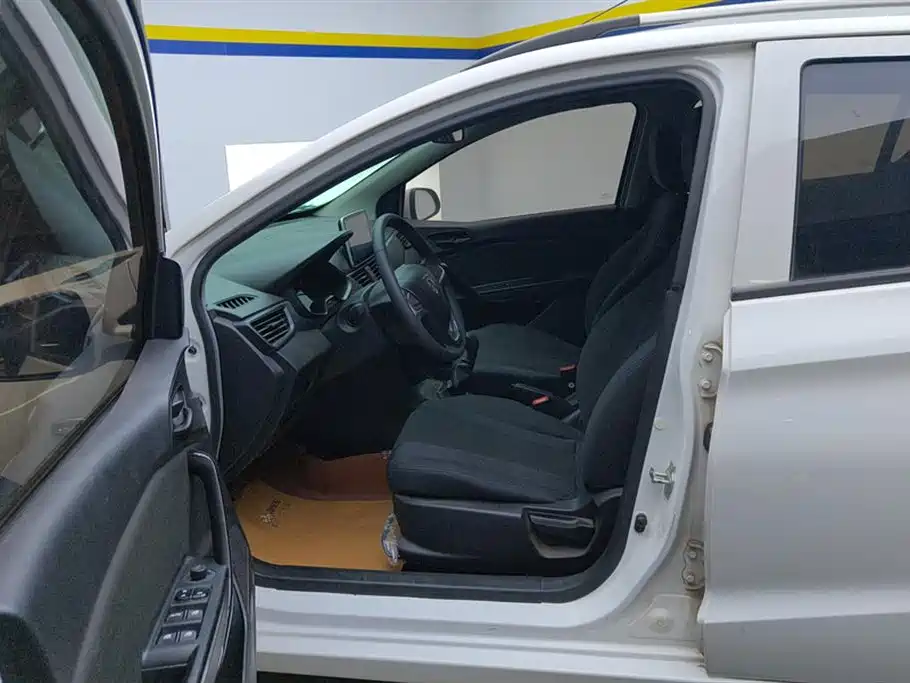 Baojun 310 2020 1.2L manual comfort model купить на сайте DeffCars