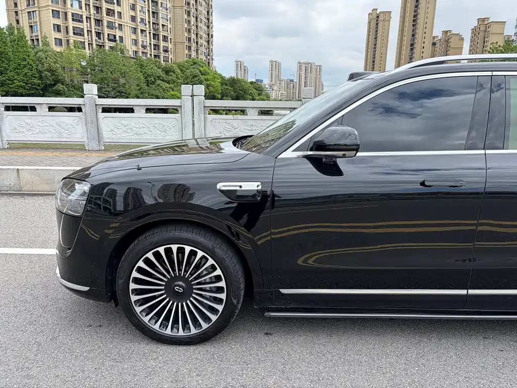 Wenjie M9 2025 extended range Ultra version 52kWh 6-seater version 192-line lidar) купить на сайте DeffCars