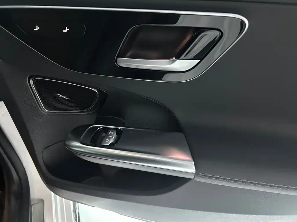 Mercedes-Benz C-Class 2025 C 260 L купить на сайте DeffCars