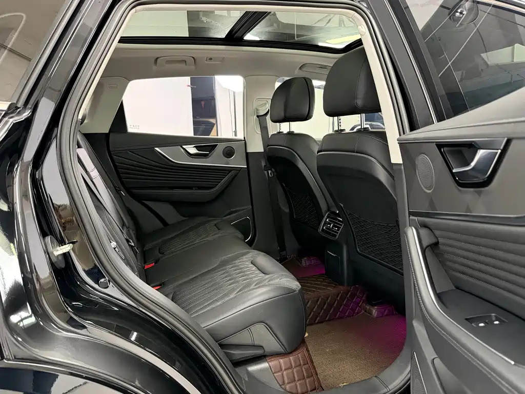 Hongqi HS5 2023 2.0T Qixiang Pro version купить на сайте DeffCars