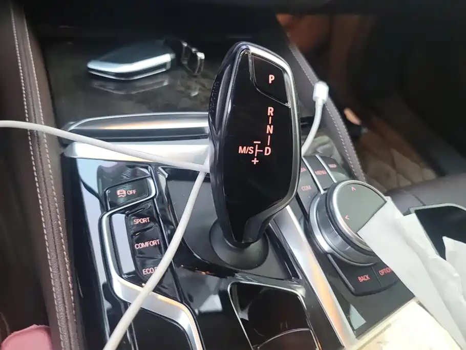 BMW 5 Series 2021 facelift 525Li luxury package купить на сайте DeffCars
