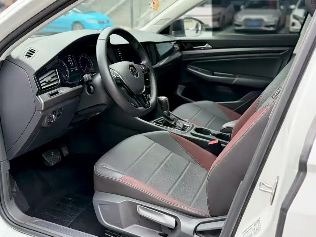 Bora 2021 1.5L Automatic Fashion Smart Connected Edition купить на сайте DeffCars