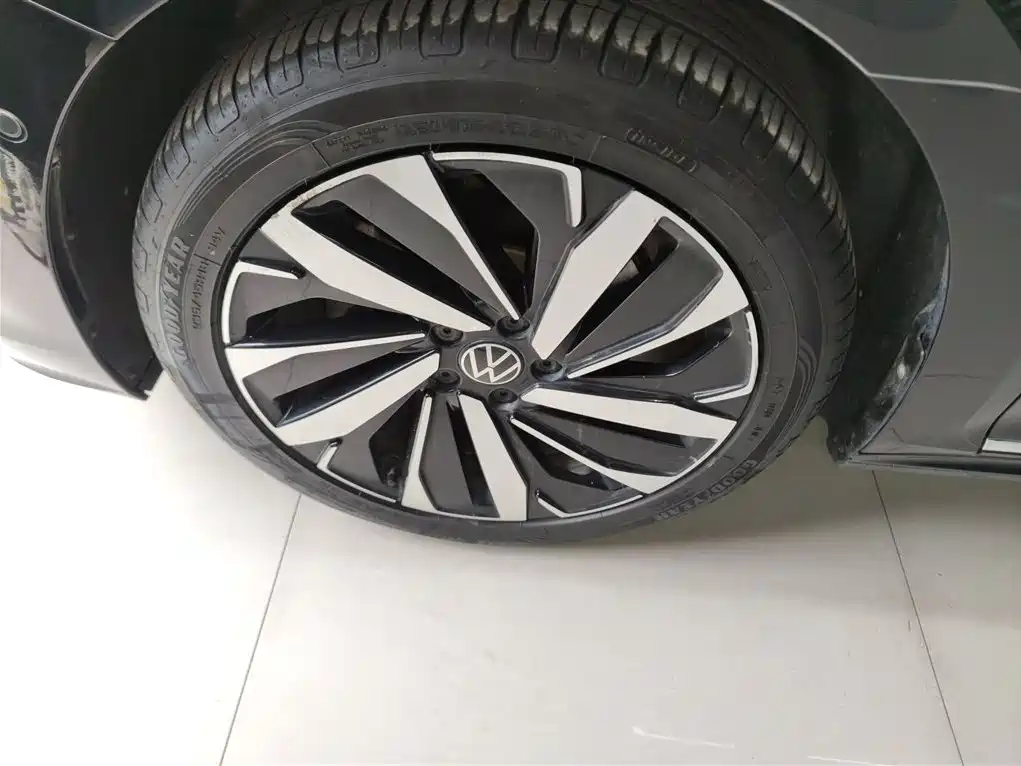 Passat 2022 330TSI Deluxe Edition купить на сайте DeffCars