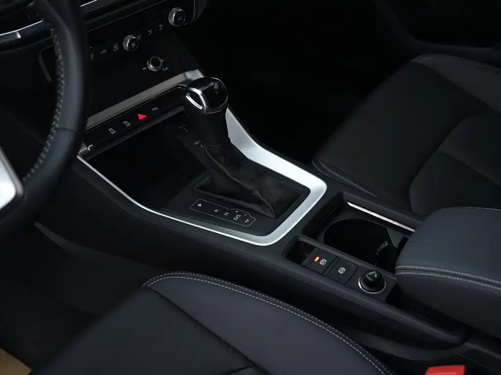 Audi Q3 2020 35 TFSI Enterprising and Elegant Model купить на сайте DeffCars