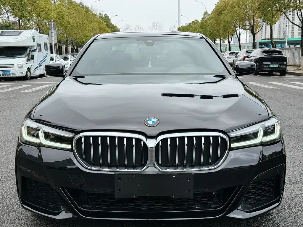 BMW 5 Series 2022 525Li M Sports Package купить на сайте DeffCars