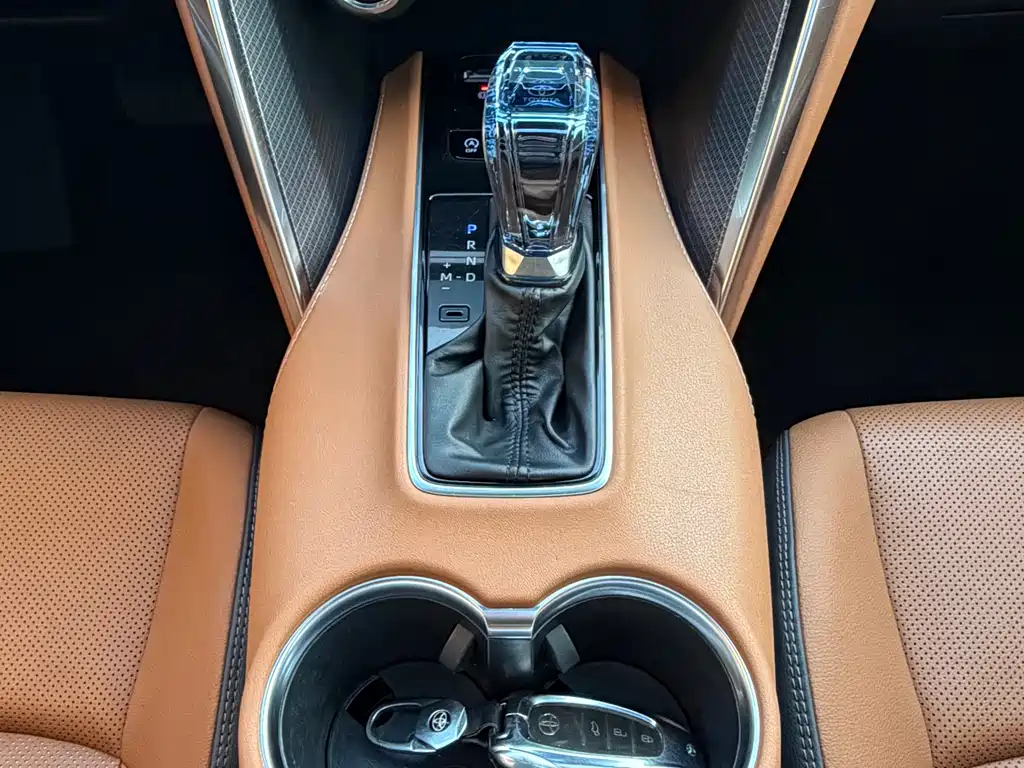 Vesa 2022 2.0L CVT two-wheel drive premium version купить на сайте DeffCars