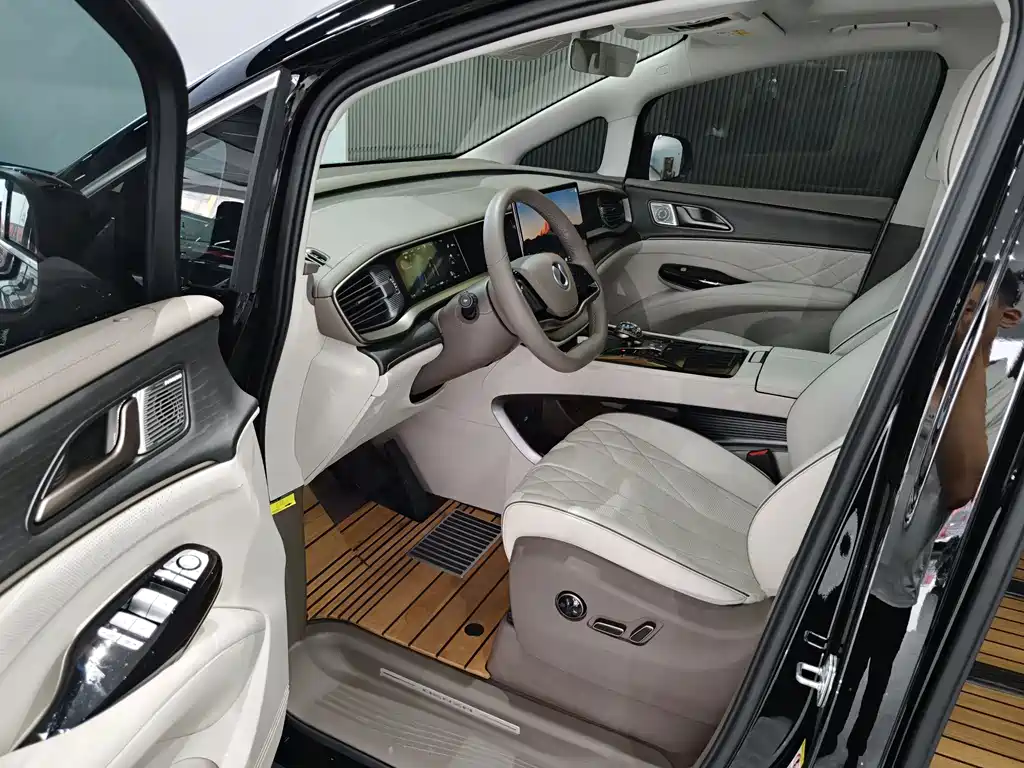 Denza D9 2022 DM-i 970 four-wheel drive premium model купить на сайте DeffCars
