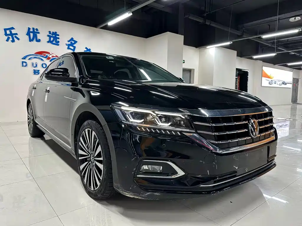 Passat 2020 facelift 330TSI Deluxe Edition National VI купить на сайте DeffCars