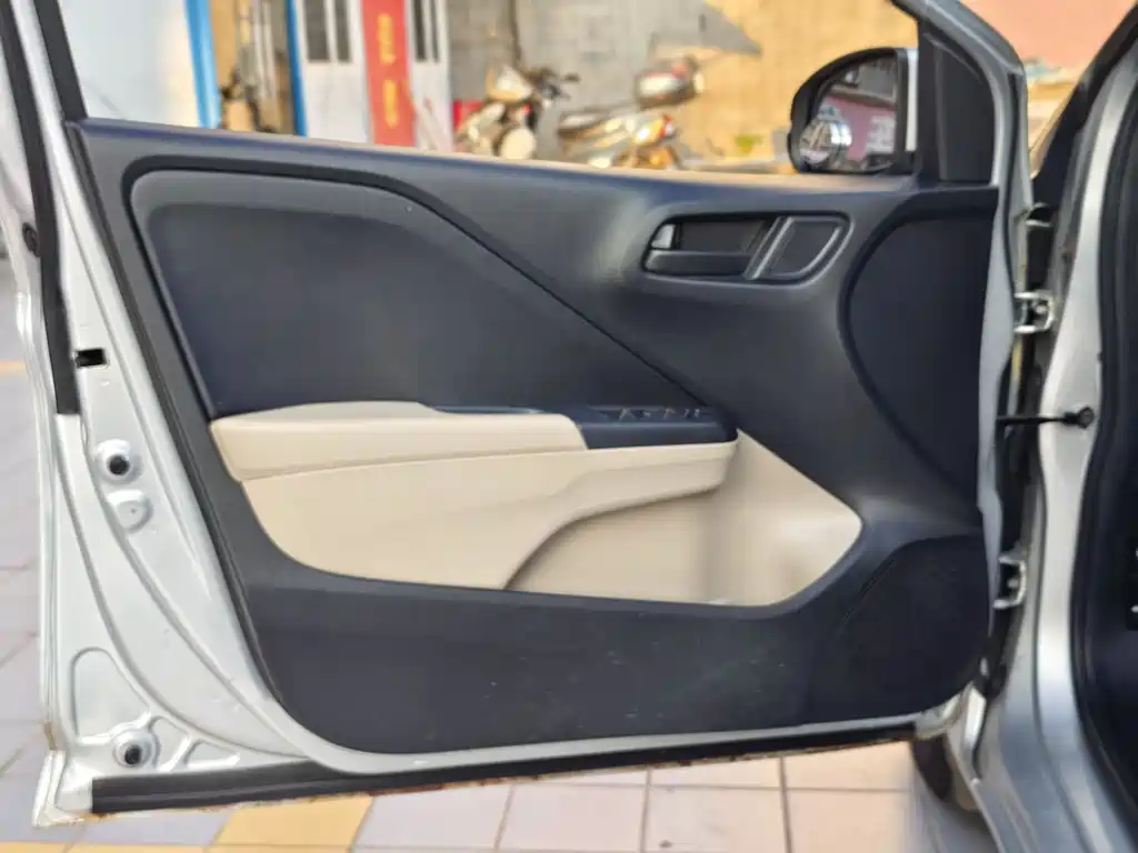 Fengfan 2015 1.5L CVT Comfort Edition купить на сайте DeffCars